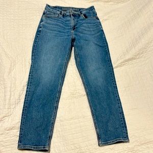 American eagle size 8 mom jeans
